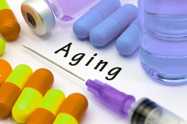 Envejecimiento - diagnóstico escrito en un papel blanco — Foto de Stock