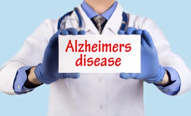 Doktor bir kartı adı tanı - Alzheimer hastalığı olan tutar