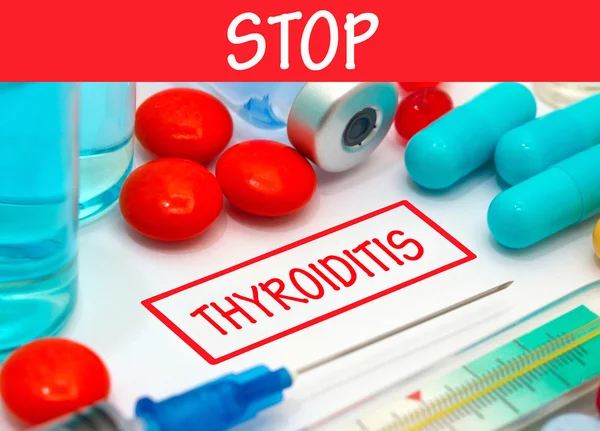 Detener la tiroiditis. Vacuna para tratar enfermedades — Foto de Stock