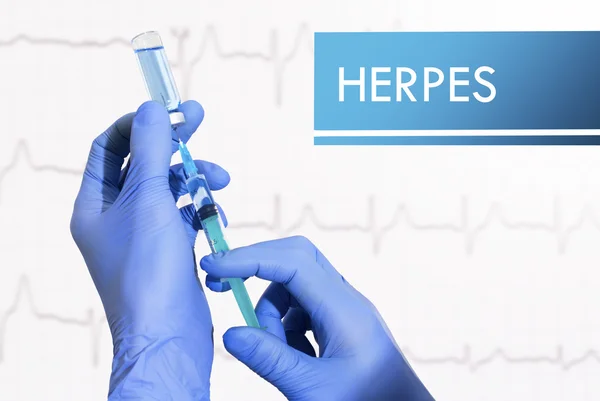 Pare o herpes. A seringa está cheia de injeção. Seringa e vacina — Fotografia de Stock