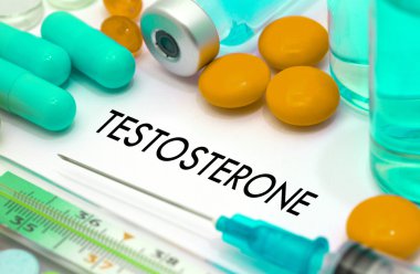 Testosteron. Tedavi ve hastalıkların önlenmesi. Şırınga ve aşı. Tıbbi konsept. Seçici odak