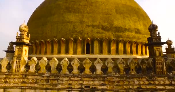 Изучение golgumbaz в Индии — стоковое видео