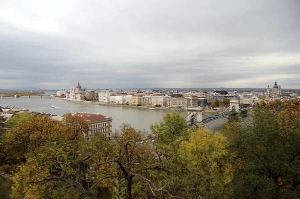 Macaristan, Budapest city, Szechenyi Chain Bridge Parl görünümü