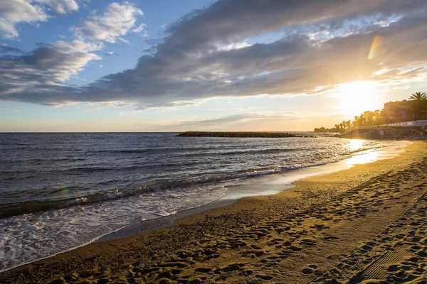 Sahilde gün batımı