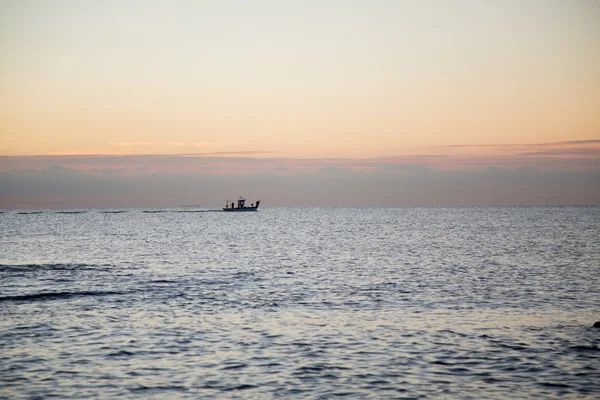 gün batımında denize yat