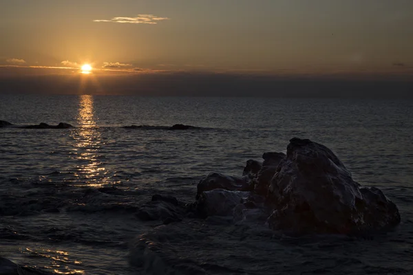 Denizin Üzerinde Gün Doğumu. 