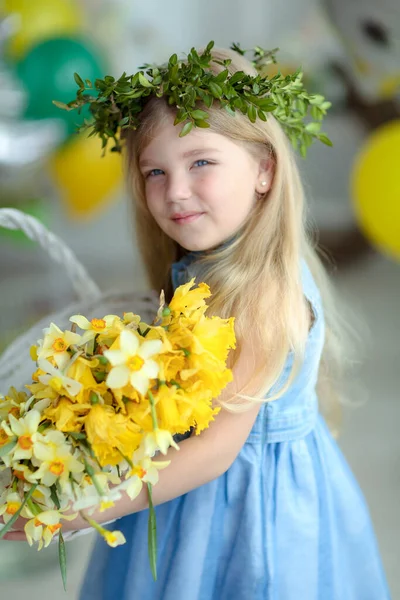 Zblízka s kyticí žlutých květin — Stock fotografie