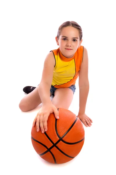 genç kız ile sepet topu atma