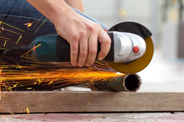 tarafından grinder parlatma metal kıvılcım