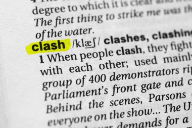 Vurgulanmış kelime çakışması kavramı ve anlamı.