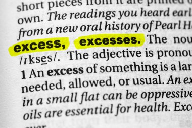 Vurgulanmış kelime fazlalığı kavramı ve anlamı