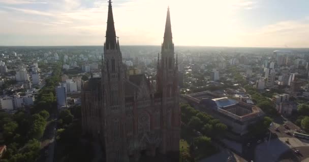 DRONE - Voando sobre Catedral Lado esquerdo — Vídeo de Stock