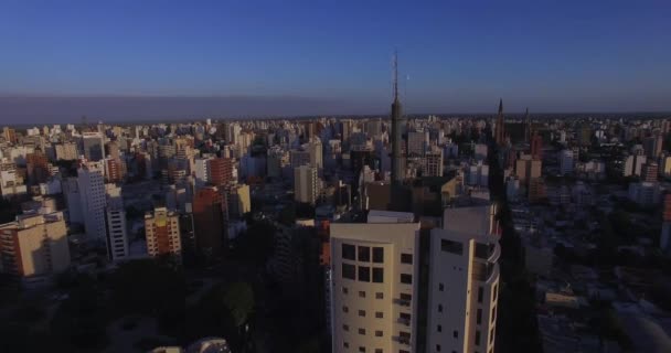 DRONE - Construção de Torre e Distrito Financeiro — Vídeo de Stock