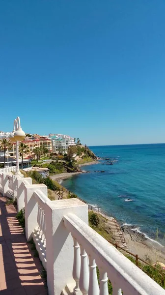 Mavi deniz ile güzel bir plaj