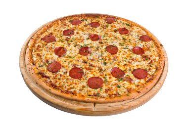 Pizza biberli bir ahşap tahta üzerinde