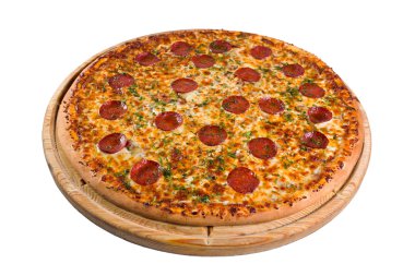 Pizza biberli bir ahşap tahta üzerinde