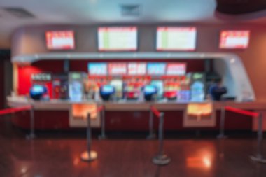 Odak arka plan insan film ya da sinema karmaşık salonda bekliyor bulanıklık
