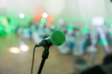 Konferans salonu iş toplantısı önce mikrofon