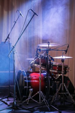 Spot renk sahnede bateri seti