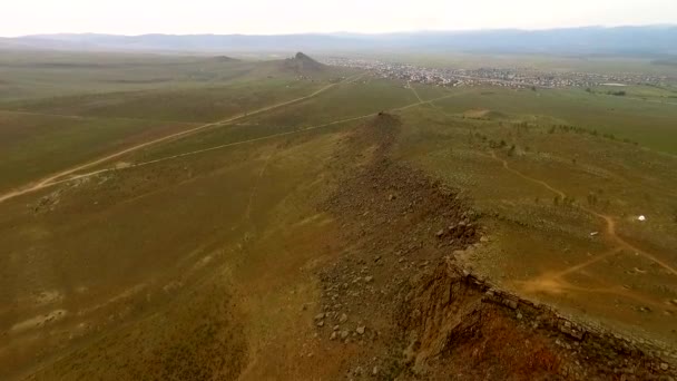 Flyg till quadrocopters Flygfoto nära Ulan-Ude, Burjatien Republiken — Stockvideo