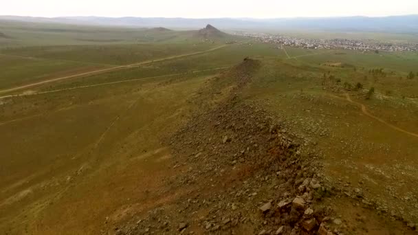 Flyg till quadrocopters Flygfoto nära Ulan-Ude, Burjatien Republiken — Stockvideo