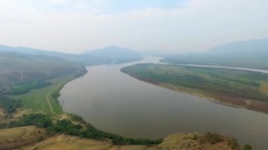 Sis, Rus Buryatia Nehri üzerinde uçan bir havadan görünümü