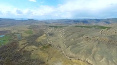 Shot dağ güzel doğa kurulması dron Majestic dağlarda vurdu. Sayfanın Üstü. Panorama. Havadan görünümü. Üzerinden uçmak. Manzara
