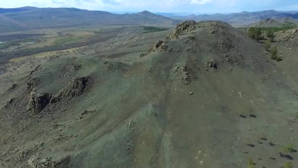 Vaststelling shot berg mooi karakter schoot Drone in de majestueuze bergen. Boven. Panorama. Luchtfoto. Vliegen Over. Landschap — Stockvideo