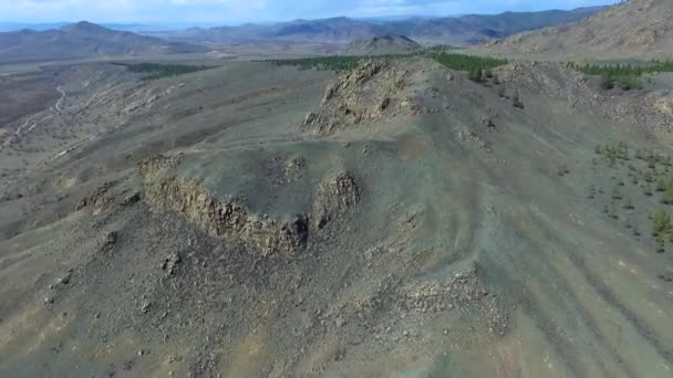 Att upprätta skott Mountain vacker natur sköt Drone i majestätiska bergen. topp. Panorama. Flygfoto. Flyga över. Landskap — Stockvideo