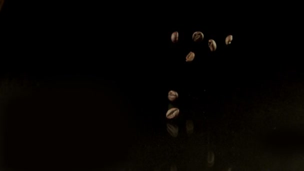 咖啡豆慢动作 — 图库视频影像