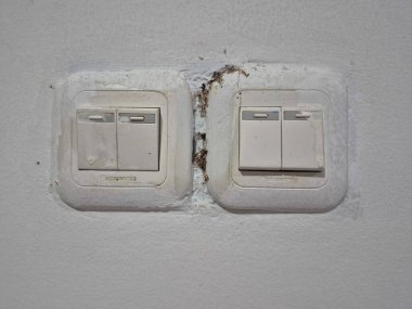 Elektrik prizi beyaz ve siyah