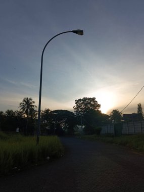 Şehirde güzel bir gün batımı