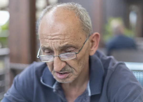 Viejo hombre preocupado —  Fotos de Stock