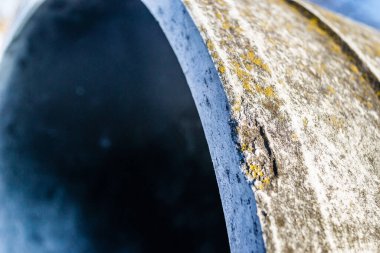 Beton kanalizasyon boruları ayarlarda 