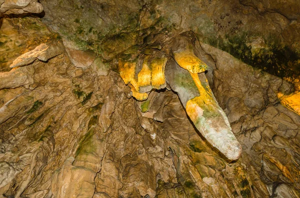 Esta Uma Caverna Localizada Desfiladeiro Sérvia Chamada Resavska Pecina — Fotografia de Stock