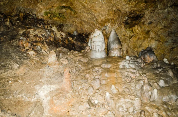 Esta Uma Caverna Localizada Desfiladeiro Sérvia Chamada Resavska Pecina — Fotografia de Stock