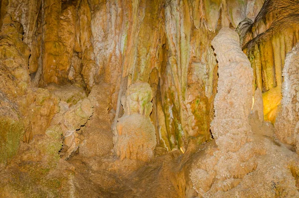 이곳은 세르비아의 계곡에 동굴입니다 이름은 Resavska Pecina 입니다 — 스톡 사진