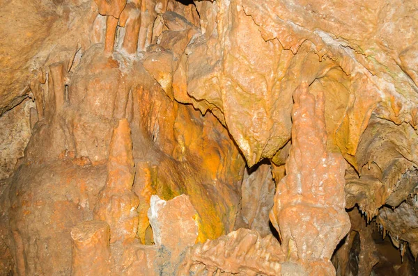 这是位于塞尔维亚峡谷中的一个山洞 叫做Resavska Pecina — 图库照片