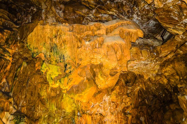 Esta Uma Caverna Localizada Desfiladeiro Sérvia Chamada Resavska Pecina — Fotografia de Stock