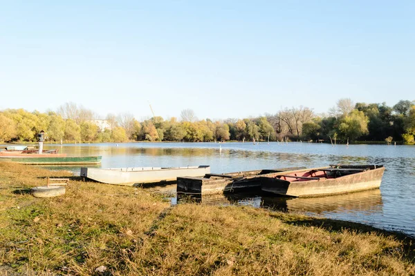 Verankerte Hölzerne Fischerboote Für Das Ufer Des Nebenflusses Der Donau — Stockfoto