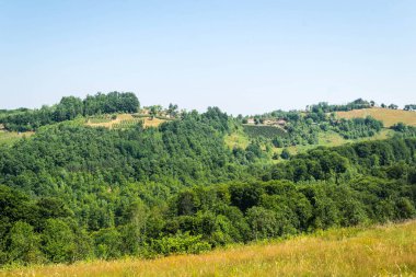 Sırbistan 'ın Tresnjevica kentinin çevresindeki tepeler Zlatibor ilçesine bağlı Arilje belediyesine bağlı.