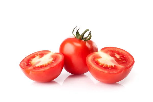 Tomates frescos aislados sobre fondo blanco — Foto de Stock