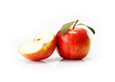 Beyaz arka plan üzerinde izole sarı kırmızı elmalar