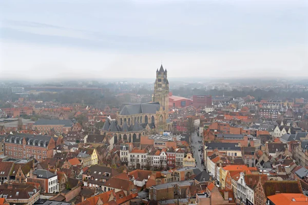 Paisaje urbano de Brujas en un día nublado, Bélgica —  Fotos de Stock