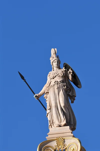 Athena'nın heykeli üstünde tepe-in bir ayağı olarak açık Akademi, Atina, Yunanistan
