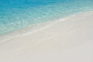 Beyaz kum plaj ve turkuaz deniz suyu, Maldivler
