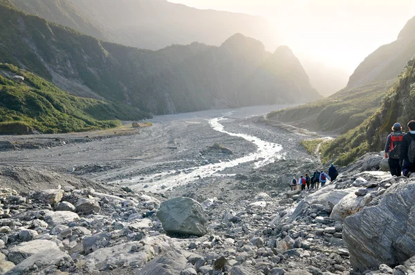 Trekking en el glaciar Fox, Nueva Zelanda . — Foto de Stock