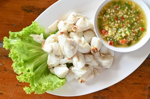 酸味とスパイシーなソースとカニの肉蒸し タイ料理 — ストック写真