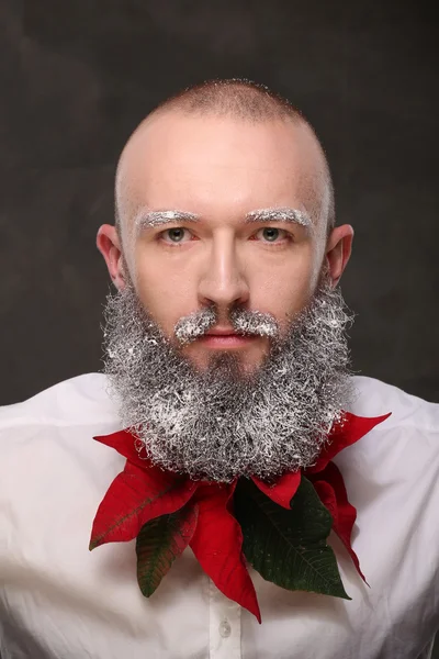 Retrato de un hombre con barba larga pintada de blanco —  Fotos de Stock