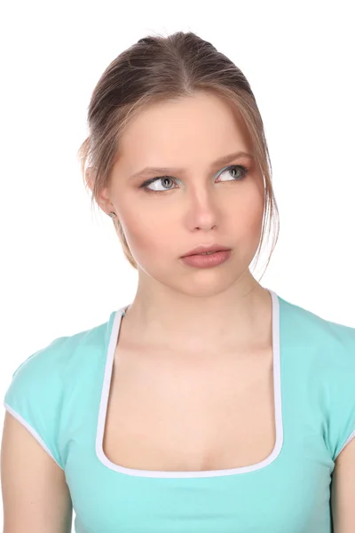 Une femme portant un T-shirt détournant les yeux. Ferme là. Fond blanc — Photo